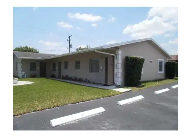 Property at 220 NE 40th St, Oakland Park, FL, 33334, 2 beds, 1 bath, [object Object]