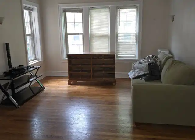 Property at 828 Reba Pl Unit 3S, Evanston, IL, 60202, 1 bed, 1 bath, [object Object]