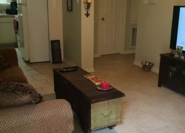 Property at 803 Felicity St, New Orleans, LA, 70130, 2 beds, 1 bath, [object Object]
