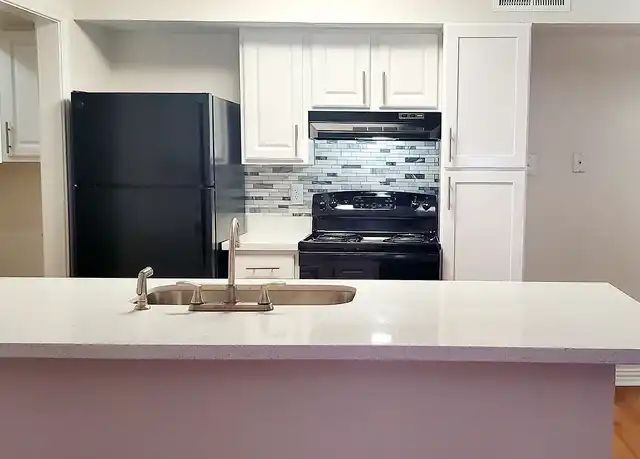 Property at Lakewood Apartment Homes - 11000 Gatesden Dr, Tomball, TX, 77377, 1 bed, 1 bath, [object Object]