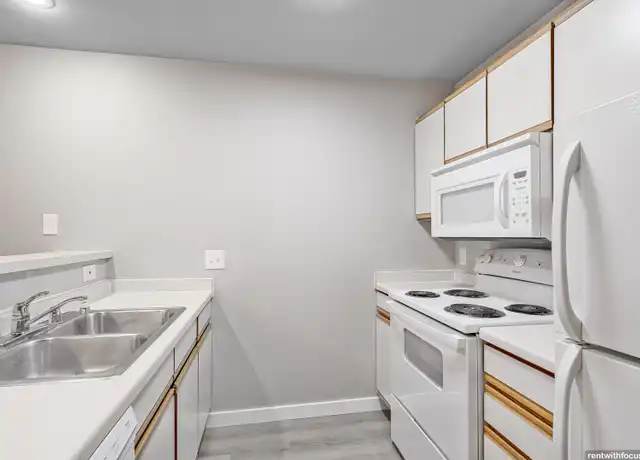 Property at 1418 Wayridge Dr Unit 1614 402, Madison, WI, 53704, 2 beds, 2 baths, [object Object]