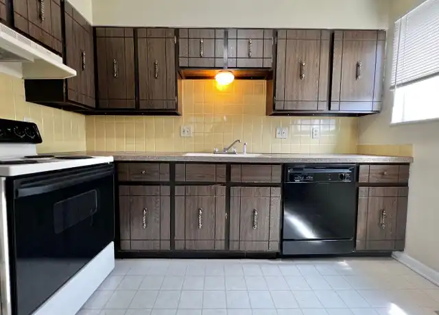 Property at 317 E Swallow Rd, Fort Collins, CO, 80525, 2 beds, 1 bath, [object Object]