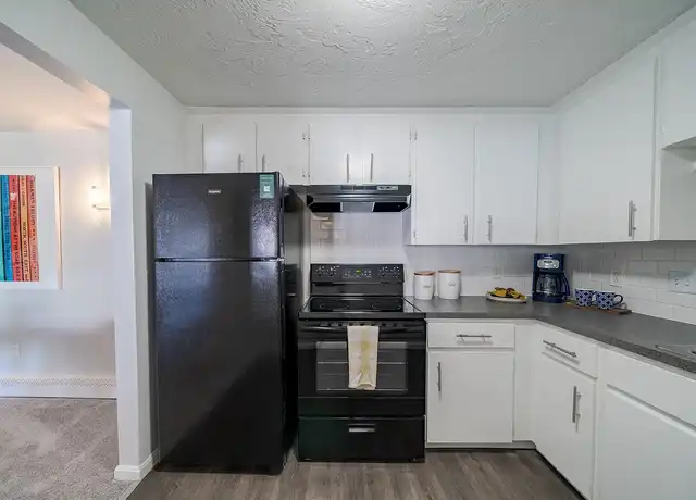Property at Rosemont Square - 2 Chestnut W, Randolph, MA, 02368, 1-2 bed, 1-1.5 bath, [object Object]