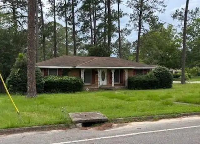 Property at 1200 S Edgewood Dr, Dothan, AL, 36301, 3 beds, 2 baths, [object Object]
