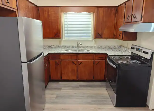 Property at 2525 W C St, Russellville, AR, 72801, 2 beds, 1 bath, [object Object]