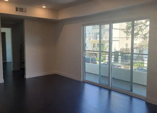 Property at 5758 Camellia Ave Unit 205, North Hollywood, CA, 91601, 2 beds, 2.5 baths, [object Object]
