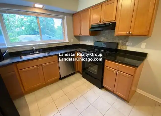 Property at 703 Dodge Ave, Evanston, IL, 60202, 1 bed, 1 bath, [object Object]