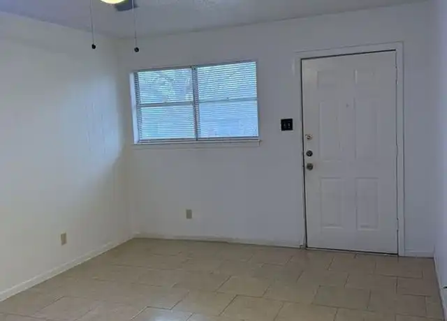 Property at 703 N Gilmer St Unit 203, Killeen, TX, 76541, 1 bed, 1 bath, [object Object]
