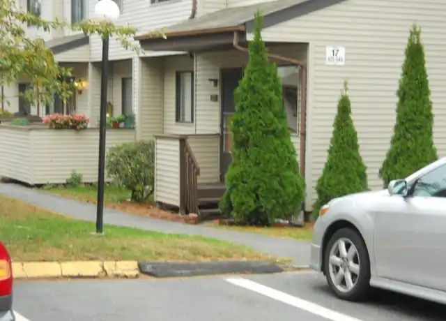 Property at 525 Cypress Rd #525, Newington, CT, 06111, 2 beds, 1.5 baths, [object Object]