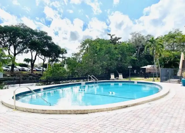 Property at 9 NE 19th Ct Unit C215, Wilton Manors, FL, 33305, 1 bed, 1 bath, [object Object]