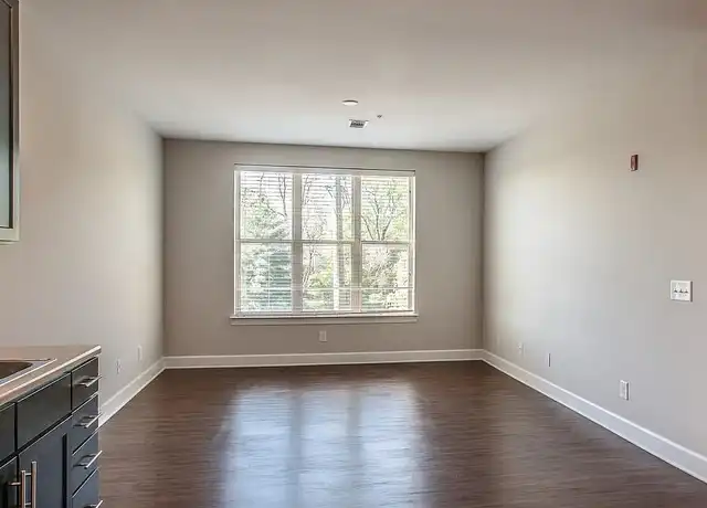 Property at Parkview Midtown Apartments - 700 Wedgewood Park, Nashville, TN, 37203, 0-1 beds, 1 bath, [object Object]
