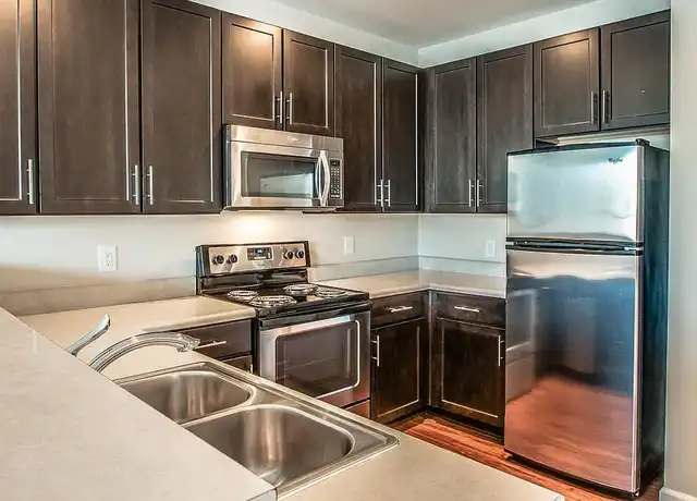 Property at Parkview Midtown Apartments - 700 Wedgewood Park, Nashville, TN, 37203, 0-1 beds, 1 bath, [object Object]