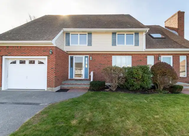 Property at 7 Lowell St, Seabrook, NH, 03874, 3 beds, 2 baths, [object Object]