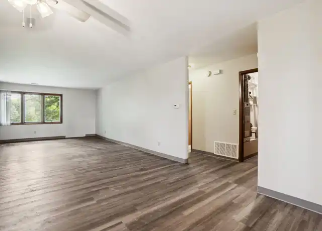 Property at 1931 Pinehurst Ct, Waterloo, IA, 50701, 2 beds, 1 bath, [object Object]