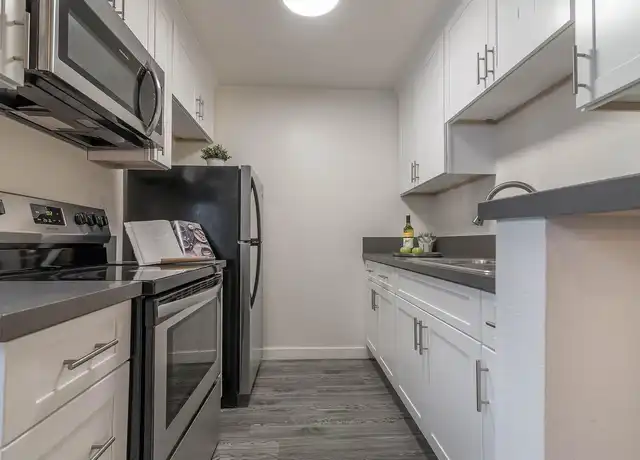 Property at 526 Ardmore - 526 S Ardmore Ave, Los Angeles, CA, 90020, 1 bed, 1 bath, [object Object]