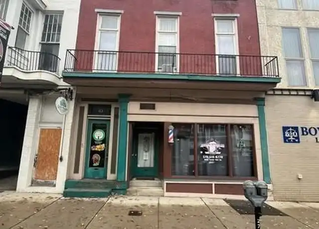 Property at 113 W Broad St Apt 1, Tamaqua, PA, 18252, 2 beds, 1 bath, [object Object]
