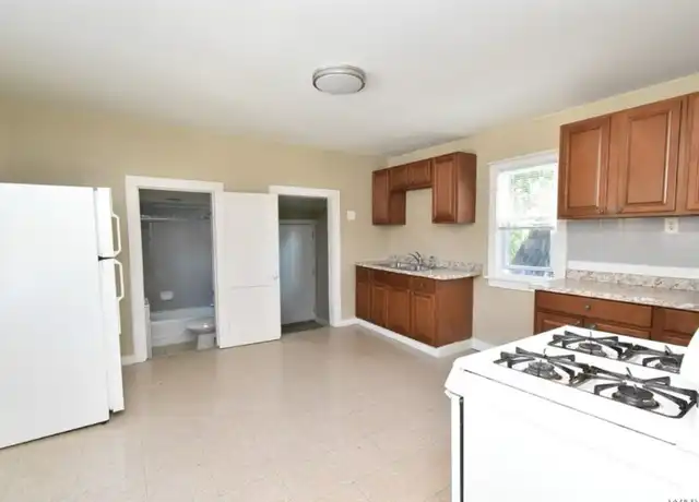 Property at 5 Clifford St Unit 2, Buffalo, NY, 14210, 2 beds, 1 bath, [object Object]