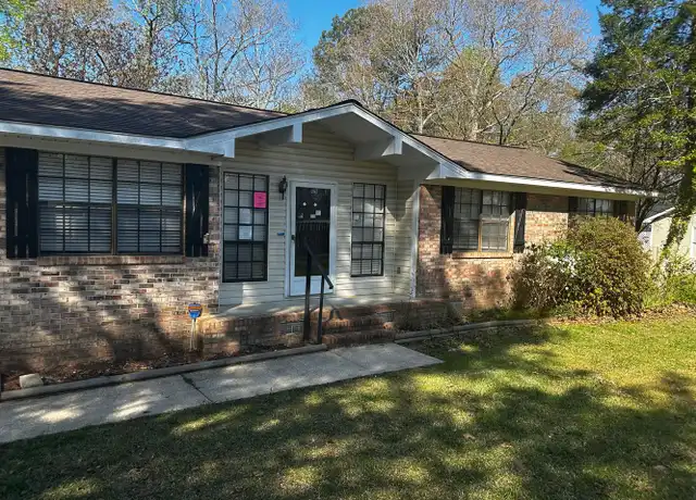 Property at 1618 Circle Dr, Oxford, AL, 36203, 3 beds, 2 baths, [object Object]