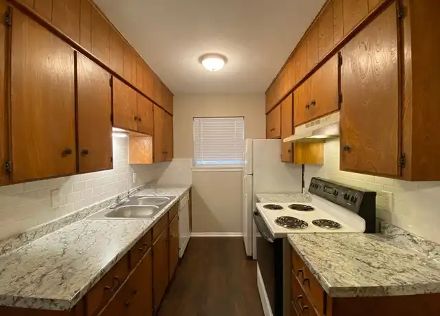 Property at 1107 N Locust St, Denton, TX, 76201, 2 beds, 1 bath, [object Object]