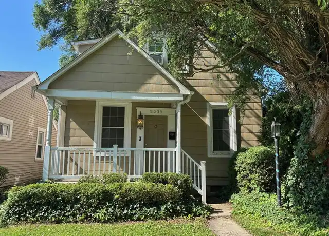 Property at 2239 Ridgemont Rd, Grosse Pointe Woods, MI, 48236, 2 beds, 1 bath, [object Object]