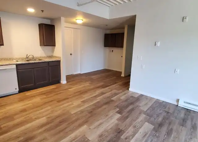 Property at 915 S Superior St Unit 7, Antigo, WI, 54409, 2 beds, 1 bath, [object Object]