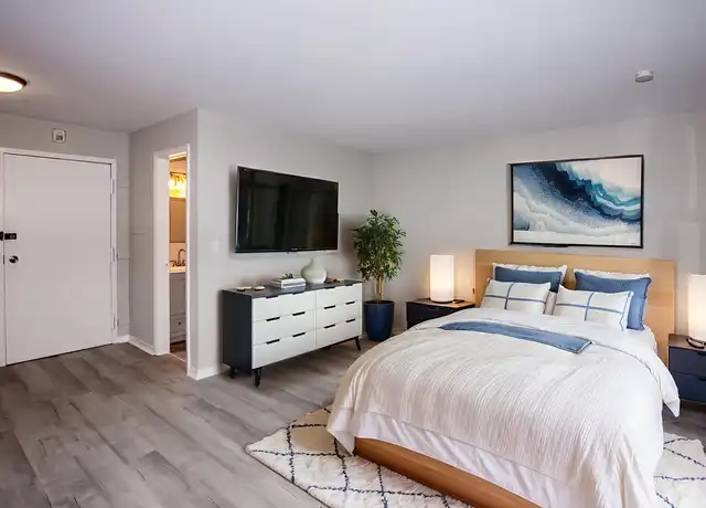 Property at 21 Davis Ave Unit B-4, Bridgeport, CT, 06605, 0 beds, 1 bath, [object Object]