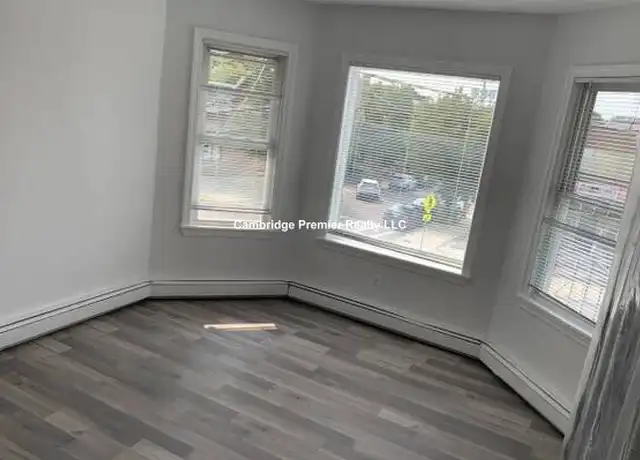 Property at 560 Main St, Medford, MA, 02155, 4 beds, 2 baths, [object Object]