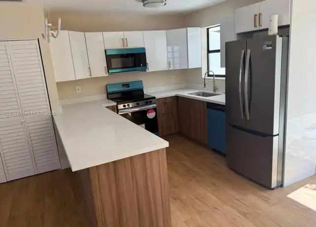 Property at 750 S 61st Ter, Hollywood, FL, 33023, 3 beds, 2 baths, [object Object]