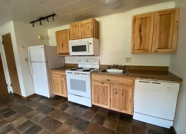 Property at 1904 5th Ave S Unit 06, Moorhead, MN, 56560, 1 bed, 1 bath, [object Object]