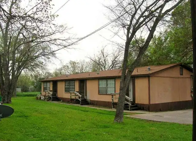 Property at 205 E Elm St, Burnet, TX, 78611, 1 bed, 1 bath, [object Object]