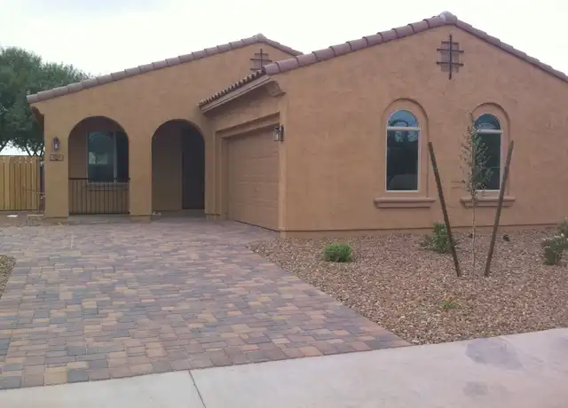 Property at 5511 S Sandstone St, Gilbert, AZ, 85298, 4 beds, 2 baths, [object Object]