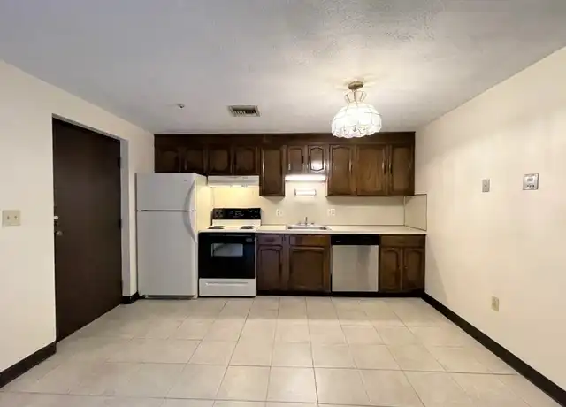 Property at 555 Main St Unit 103, Stoneham, MA, 02180, 1 bed, 1 bath, [object Object]