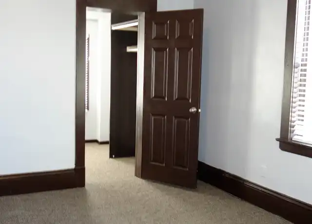 Property at 695 Sherburne Ave Unit 7, St Paul, MN, 55104, 2 beds, 1 bath, [object Object]