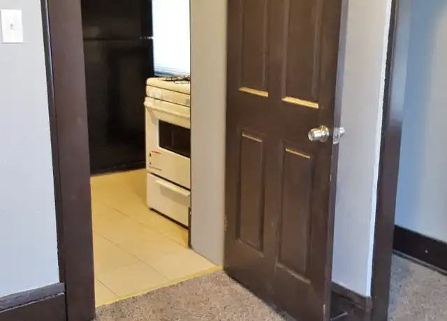 Property at 695 Sherburne Ave Unit 7, St Paul, MN, 55104, 2 beds, 1 bath, [object Object]