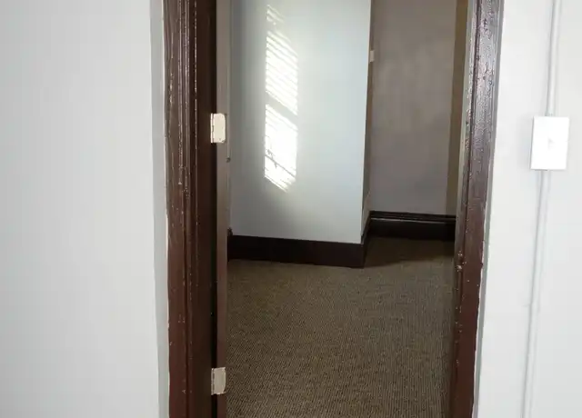 Property at 695 Sherburne Ave Unit 7, St Paul, MN, 55104, 2 beds, 1 bath, [object Object]