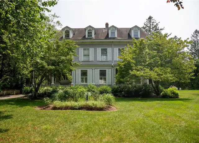 Property at 141 Narragansett Ave Unit 2C, Newport, RI, 02840, 2 beds, 1.5 baths, [object Object]