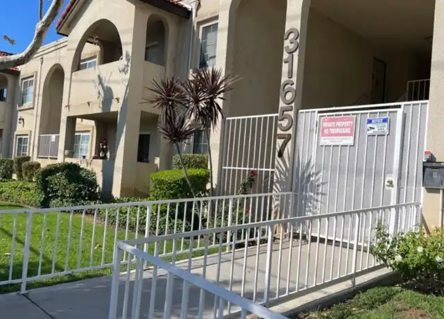 Property at 31657 Ridge Route Rd Unit G204, Castaic, CA, 91384, 1 bed, 1 bath, [object Object]