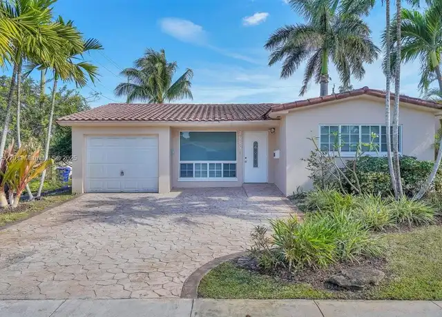 Property at 2005 N 36th Ave, Hollywood, FL, 33021, 3 beds, 2.5 baths, [object Object]