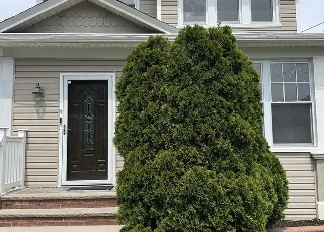 Property at 19 Tredwell Ave, Lynbrook, NY, 11563, 4 beds, 1 bath, [object Object]