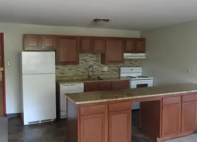 Property at 120 Foxwood Rd Unit 1, Moon Twp, PA, 15108, 1 bed, 1 bath, [object Object]