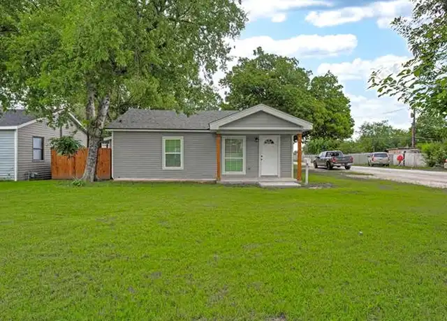 Property at 302 NW 14th St, Grand Prairie, TX, 75050, 4 beds, 2 baths, [object Object]