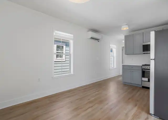 Property at 303 Delmas Ave Unit P, Pascagoula, MS, 39567, 1 bed, 1 bath, [object Object]
