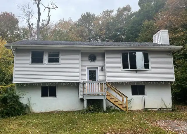 Property at 2106 Freedom Way, Pocono Summit, PA, 18346, 4 beds, 2 baths, [object Object]