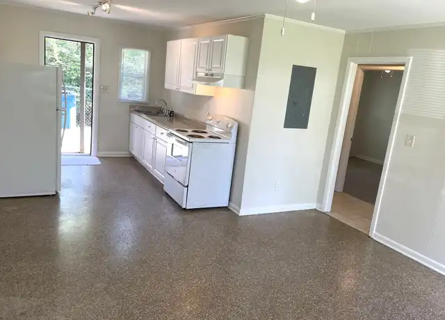 Property at 2812 Evergreen Rd, Brunswick, GA, 31520, 2 beds, 1 bath, [object Object]