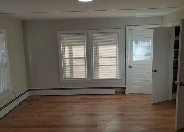 Property at 110 Silver St Unit 3, Waterville, ME, 04901, 2 beds, 1 bath, [object Object]