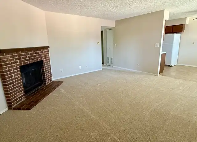 Property at 5515 S 31st St Unit 12, Lincoln, NE, 68516, 2 beds, 1 bath, [object Object]