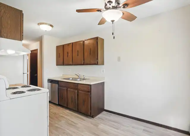 Property at 1179 N Shore Dr Unit 302, Forest Lake, MN, 55025, 2 beds, 1 bath, [object Object]