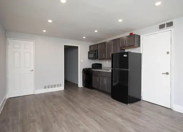 Property at 10th Street Apartments - 6007 N 10th St, Philadelphia, PA, 19141, 2 beds, 1 bath, [object Object]