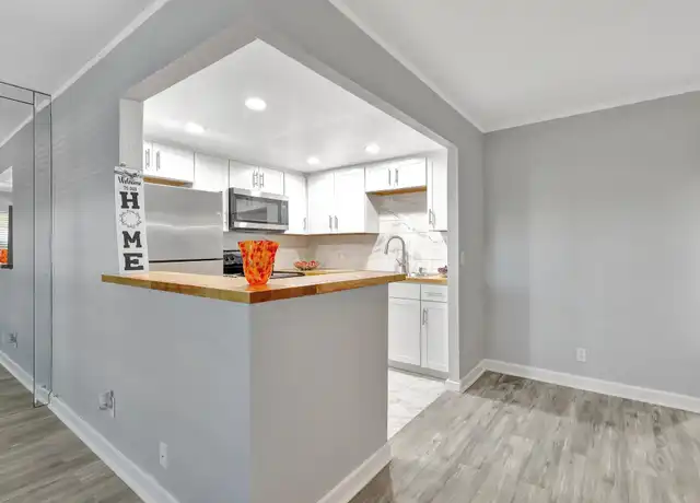 Property at 250 Flanders F, Delray Beach, FL, 33484, 1 bed, 1.5 baths, [object Object]