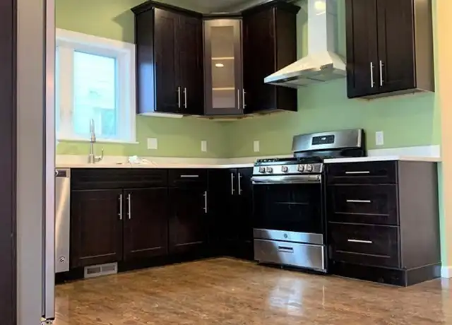 Property at 88 Walnut St Unit 1, Everett, MA, 02149, 5 beds, 2 baths, [object Object]